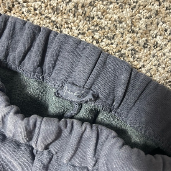 Brandy Sweats 🙊 - Picture 3 of 3